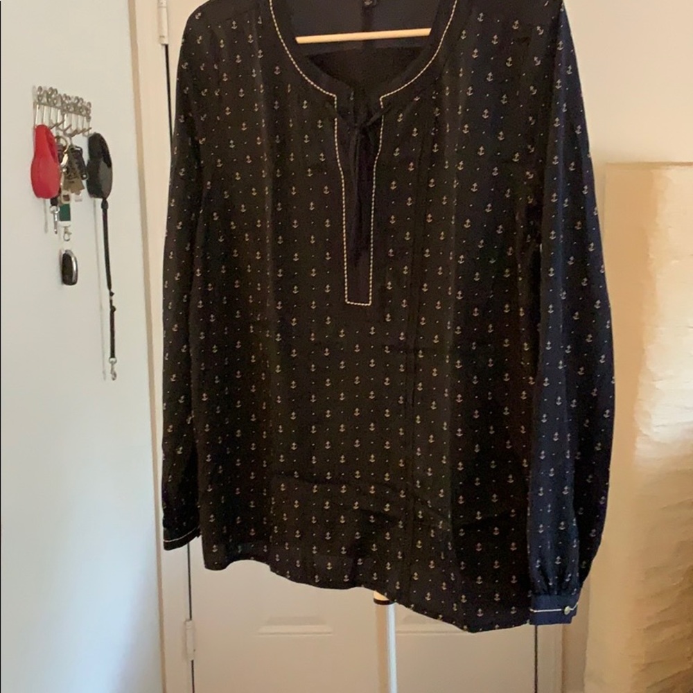 Navy w/anchor blouse
